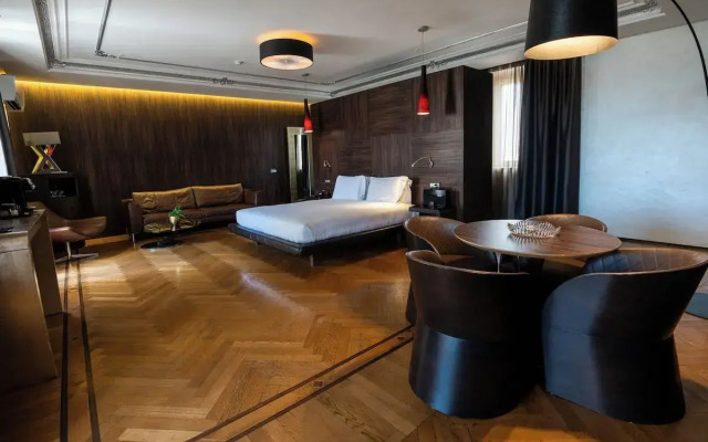 Divina Luxury Hotel