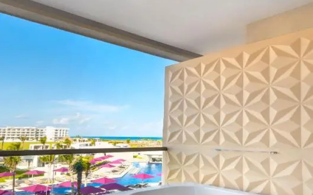 Planet Hollywood Adult Scene Cancun, An Autograph Collection All Inclusive Resort - Adults Only