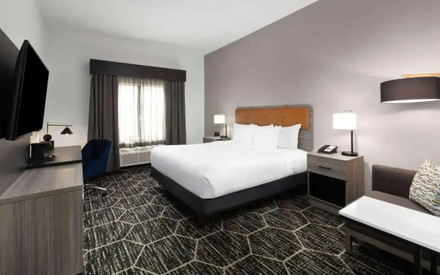 La Quinta Inn & Suites by Wyndham Meridian