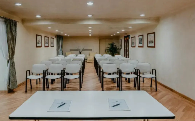Hotel De La Ville