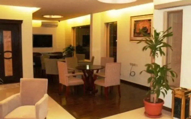 Armada Palace 1