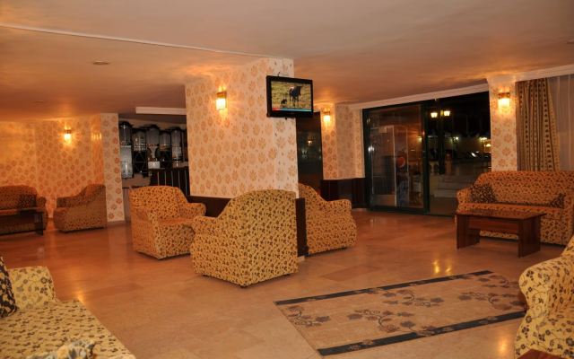 Gold Twins Beach Family