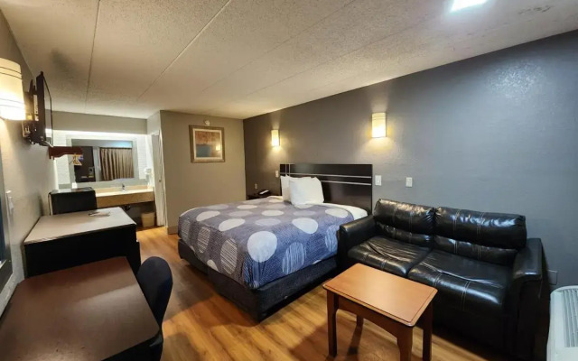 Americas Best Value Inn & Suites Little Rock at Scott Hamilton Dr