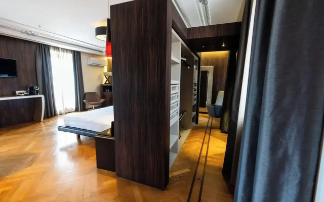 Divina Luxury Hotel