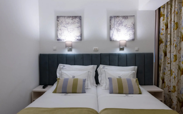 Dinya Lisbon Hotel