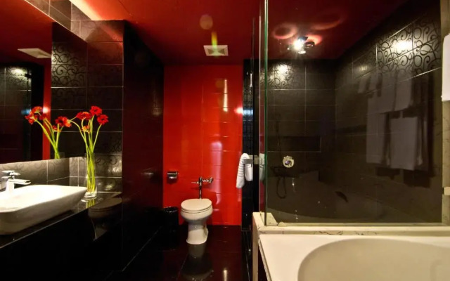 Tsix5 Hotel