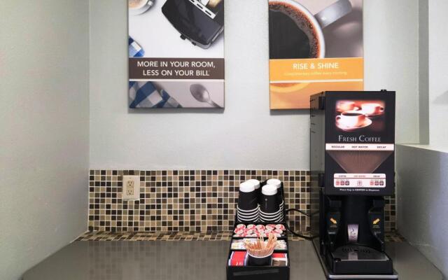 Motel 6 Baytown, TX - Garth Rd