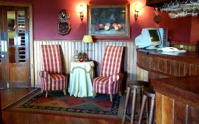 Los Alerces Hotel Cabañas Y Salones