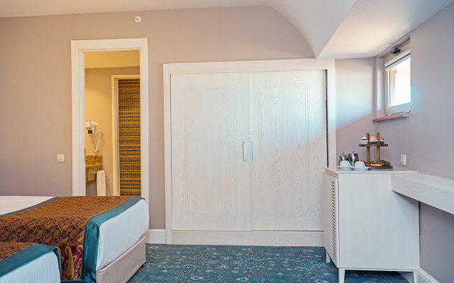 Royal Taj Mahal - All Inclusive
