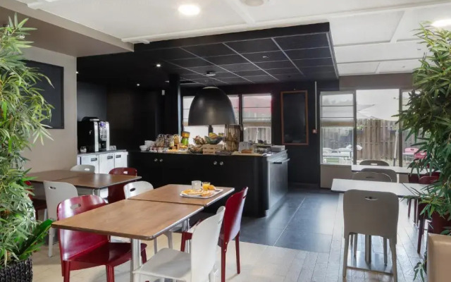 Campanile Morangis Orly Hotel