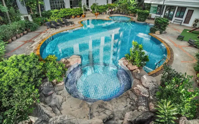 Mike Garden Resort Hotel