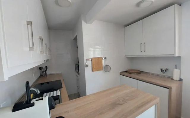 Sun-Ray Apartment