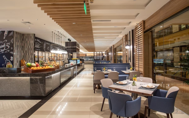 Crowne Plaza Shanghai Nanjing Road by IHG