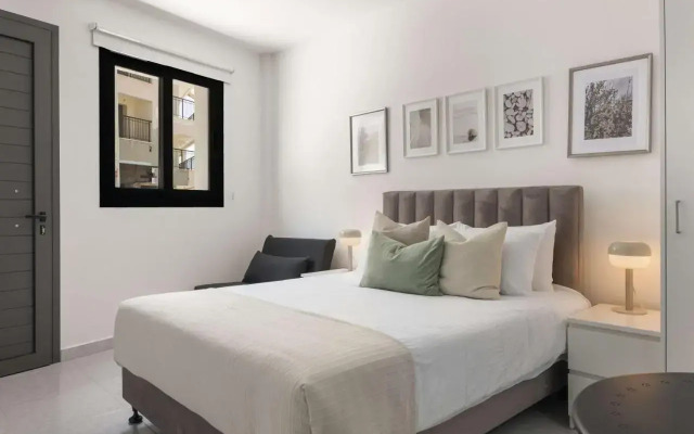 Phaedrus Living: Alkminis Seaside Suites Sand