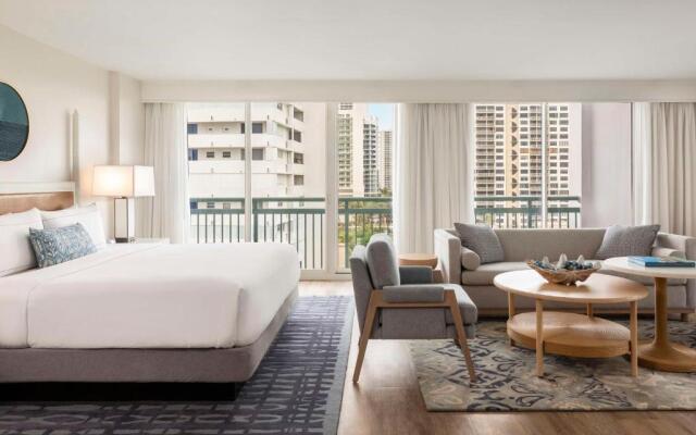 The Singer Oceanfront Resort, Curio Collection by Hilton
