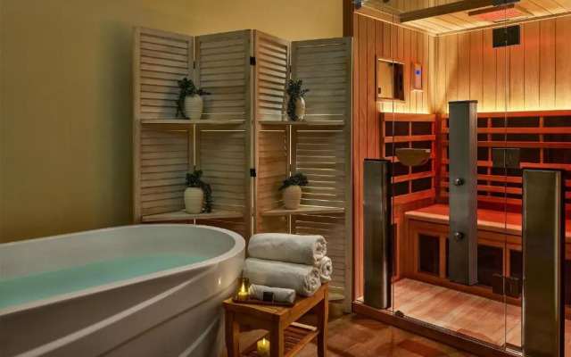 The Highland Dallas, Curio Collection by Hilton