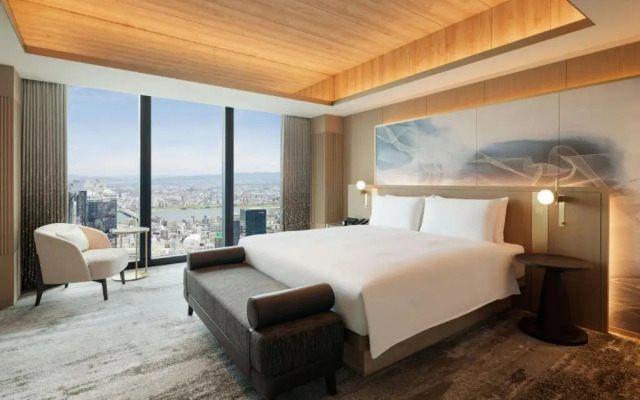 THE OSAKA STATION HOTEL, Autograph Collection