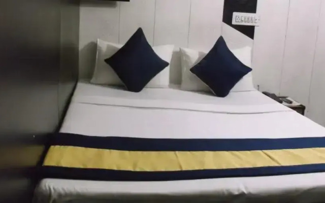 Abhineet Palace Hotel