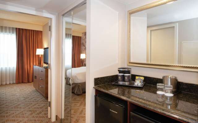 DoubleTree Suites by Hilton Hotel Philadelphia West