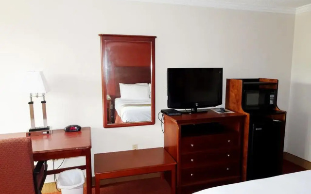 Home Town Inn & Suites Crestview