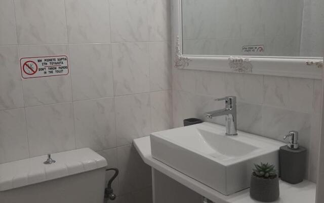 Flora Rooms & Apartments