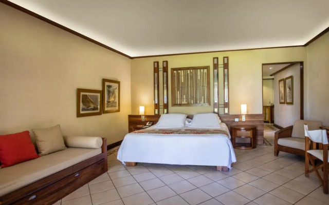 Paradis Beachcomber Golf Resort & Spa