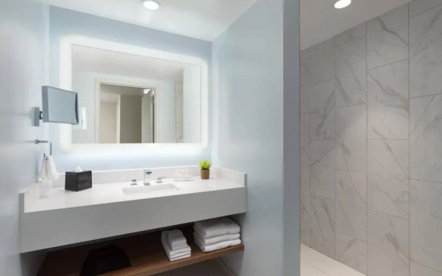 Courtyard by Marriott Boston-Cambridge