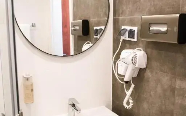 Gold Hotel