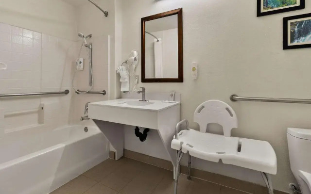 Comfort Inn & Suites Sequoia/Kings Canyon