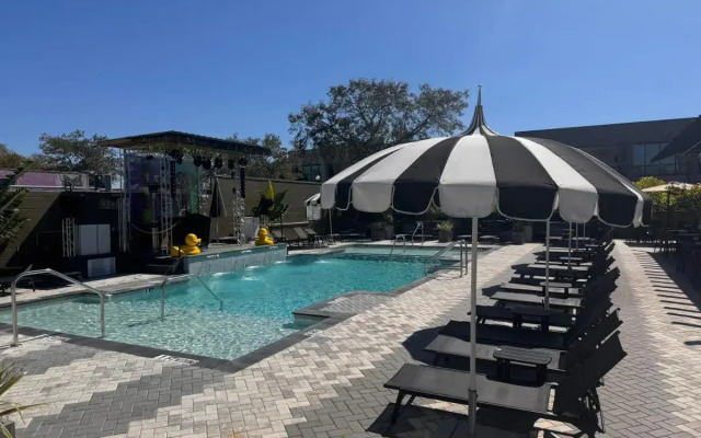 Mari Jean Hotel