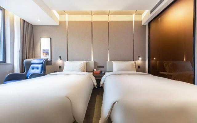 Kunming Green Lake Atour Hotel