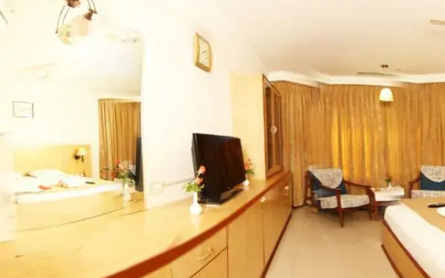Hotel Sindhu International