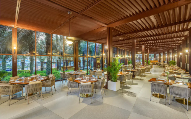 Rixos The Palm Hotel & Suites