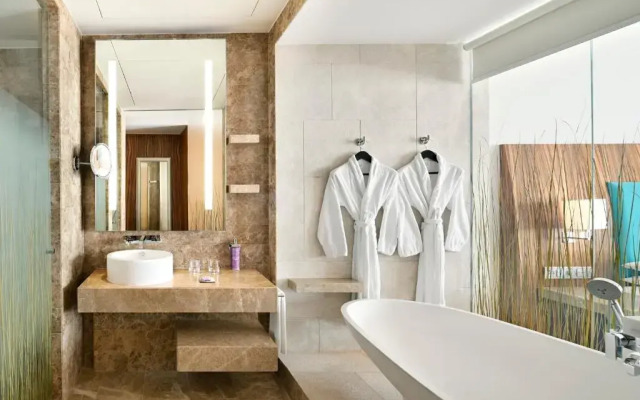 Andaz Capital Gate Abu Dhabi, By Hyatt