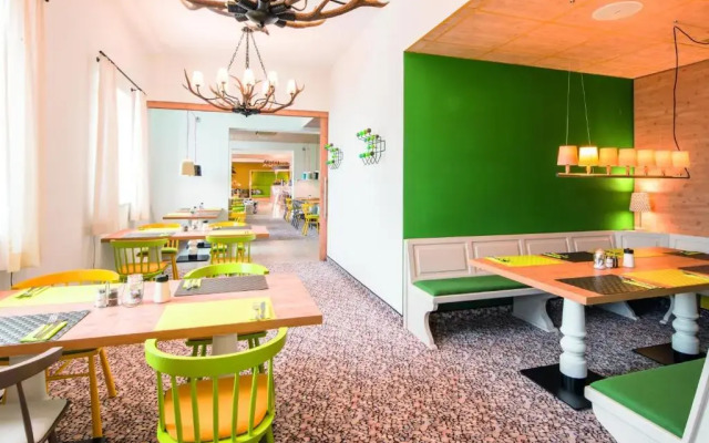 Hey Lou Hotel Piding	