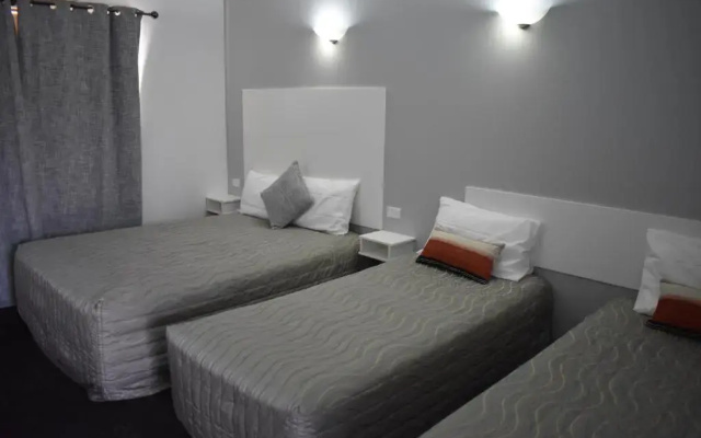 Riviana Motel