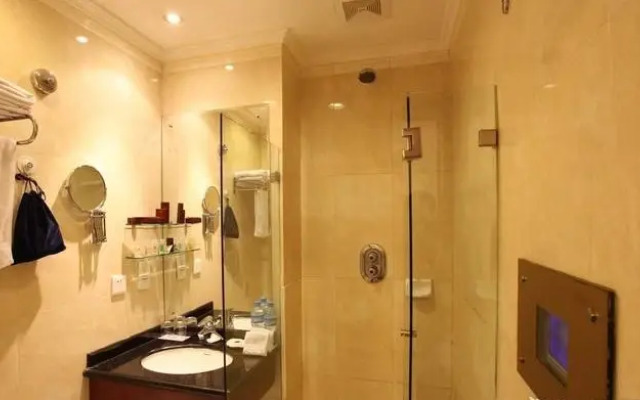 Lake View Garden Hotel