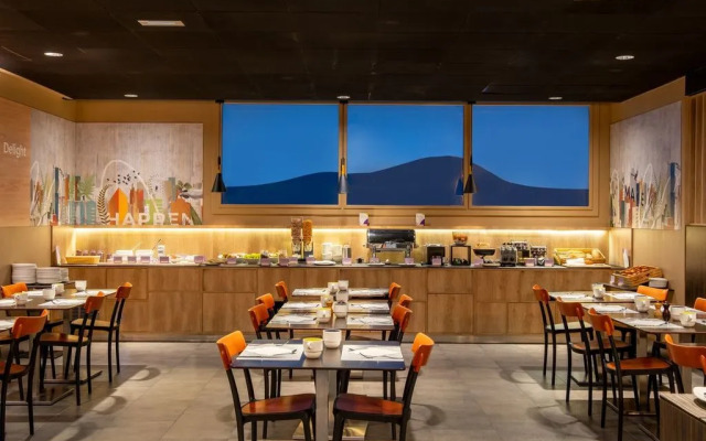 Spark by Hilton Lyon Ouest Hotel