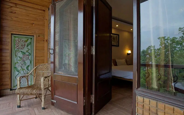 Hotel Emerald Heights