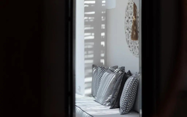 Kosmitis Suites & Villas