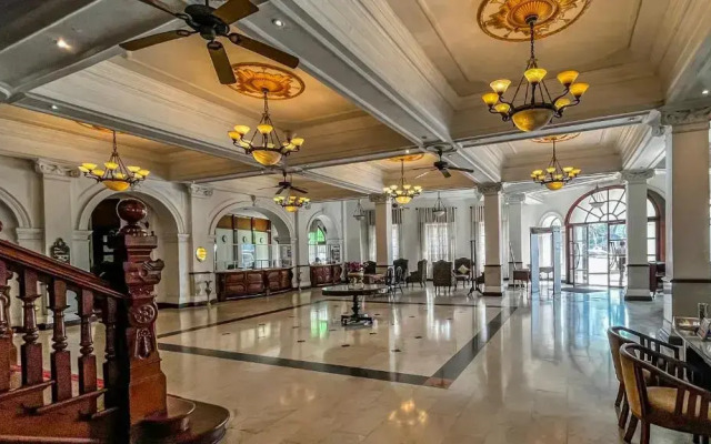 Queen's Hotel
