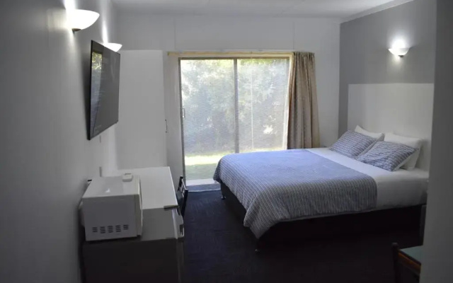 Riviana Motel
