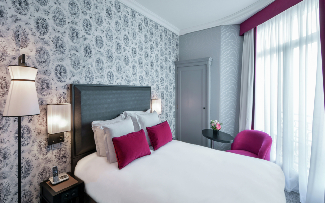 Maison Astor Paris, Curio Collection by Hilton