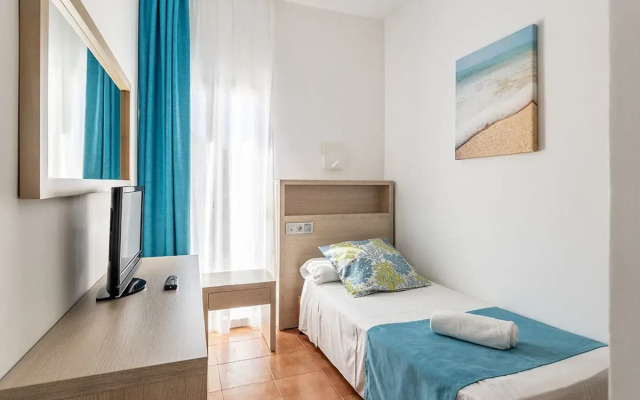 Neptuno Paguera Hostal