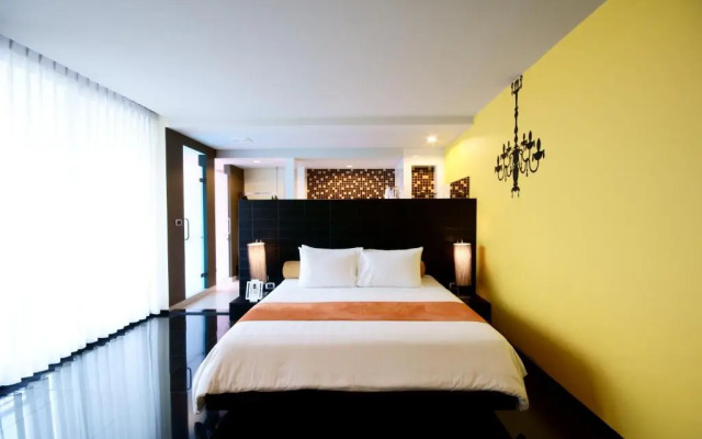 Tsix5 Hotel