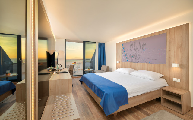Medora Auri Family Beach Hotel