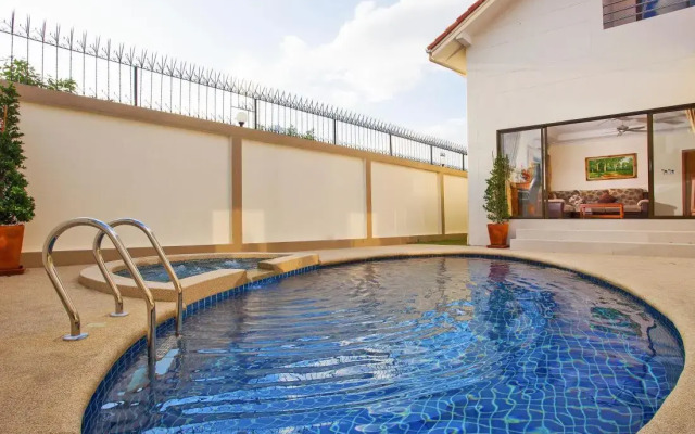 The Grove Villa