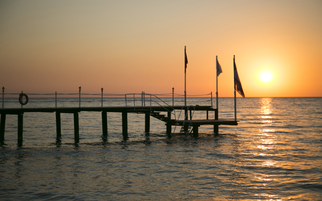 Sailor's Beach Club Hotel