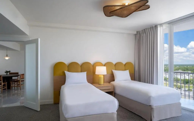 Renaissance Orlando Resort – Disney Springs® Area