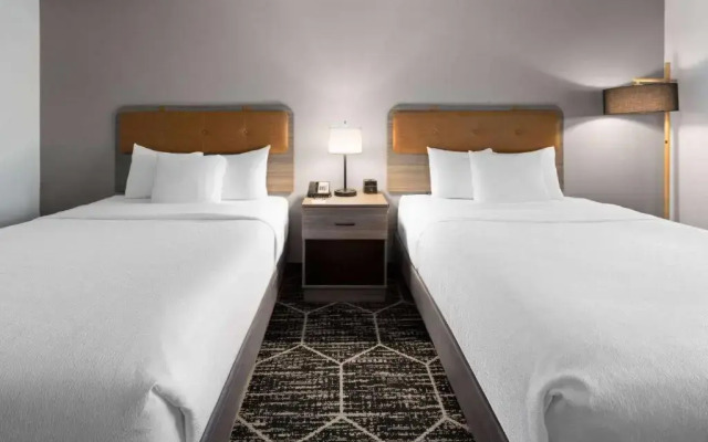 La Quinta Inn & Suites by Wyndham Meridian